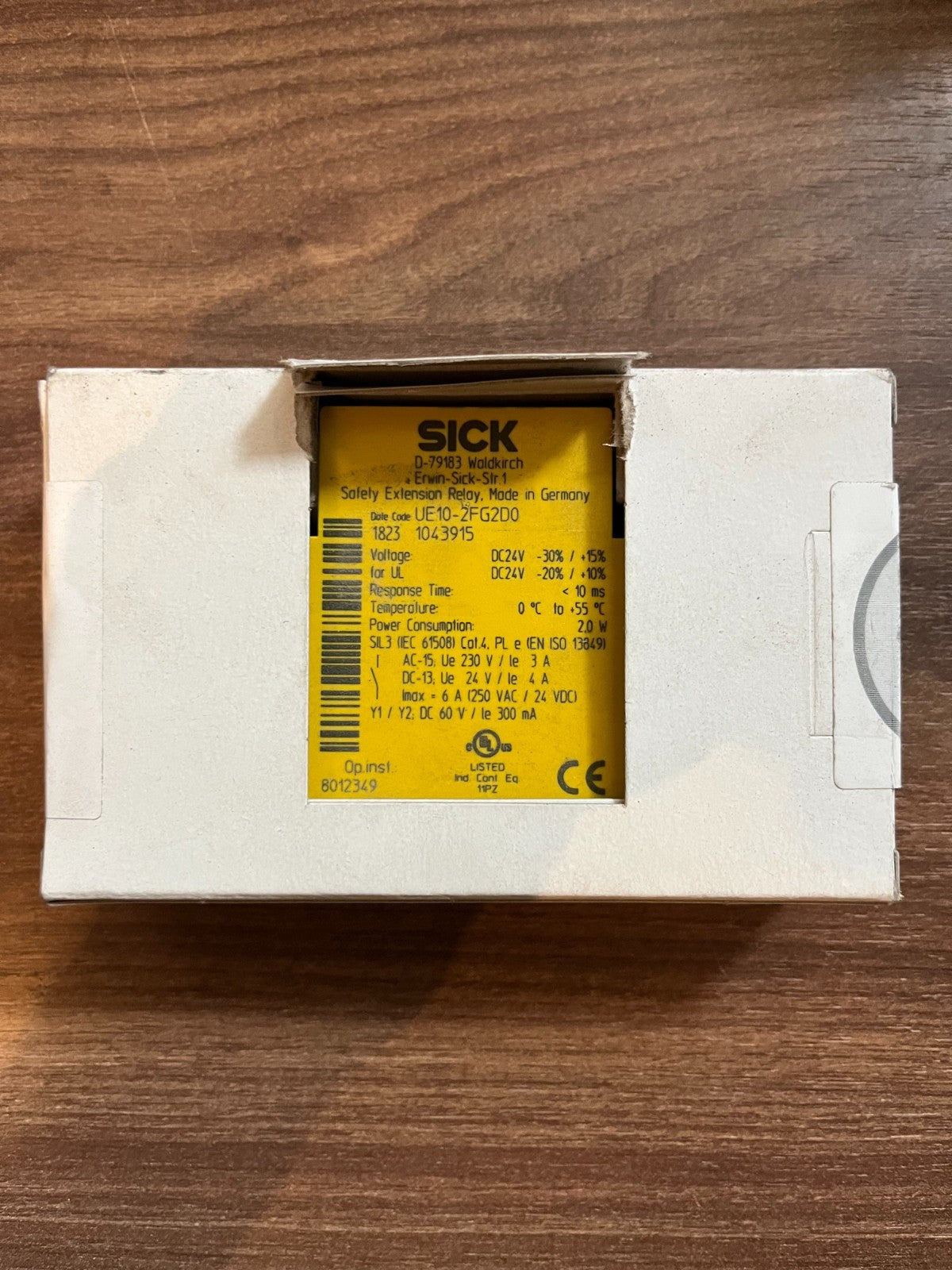 NEW SICK UE10-2FG2D0 1043915 Safety Extension Relay 24VDC SIL3 PL e Cat4 In Box