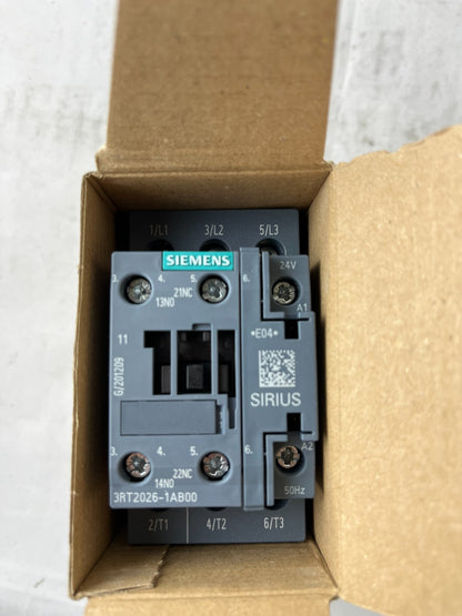 Siemens 3RT2026-1AB00 SIRIUS Contactor 11kW 24VAC Coil New In Box