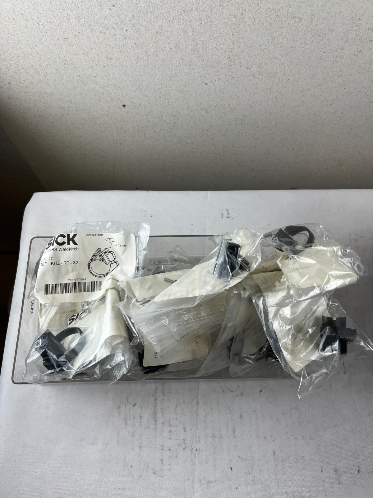 Sick BEF-KHZ-RT-32 Cylinder Sensor Mounting Brackets New Lot Spare Parts