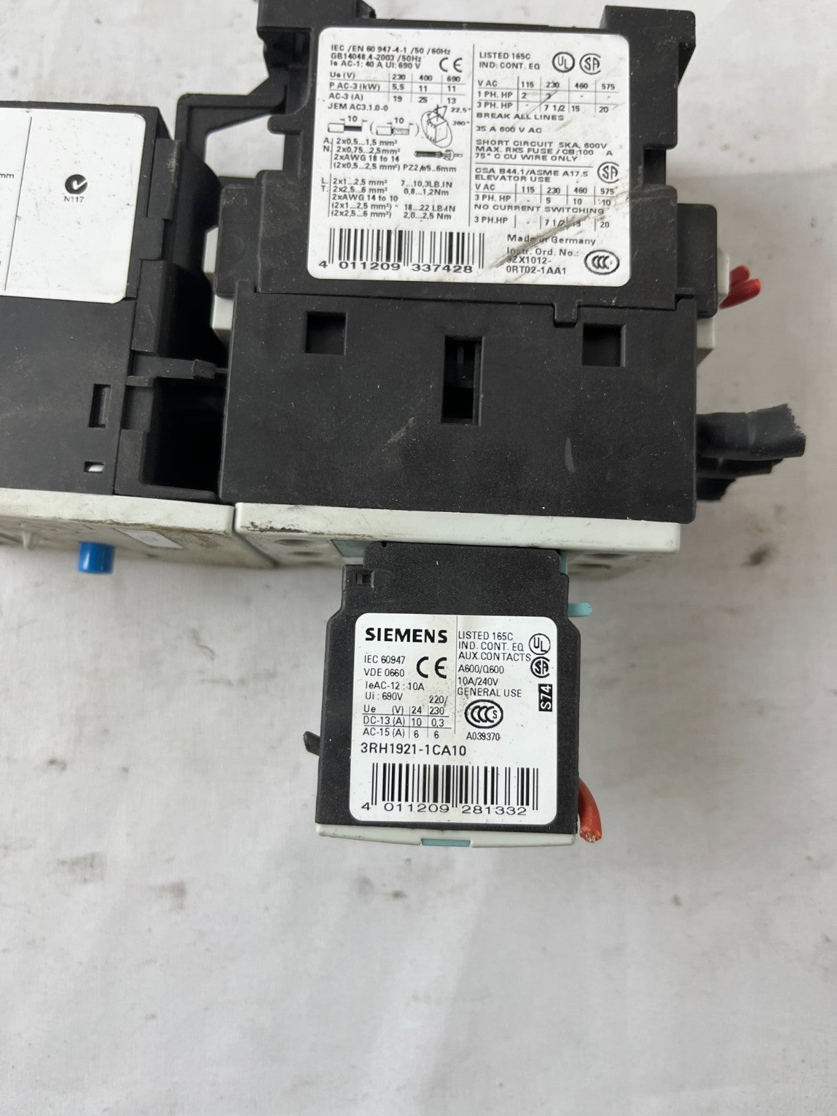 Siemens Sirius 3RB2026-1QB0 Overload Relay + 3RT2026 Contactor w/ 3RH1921-1CA10