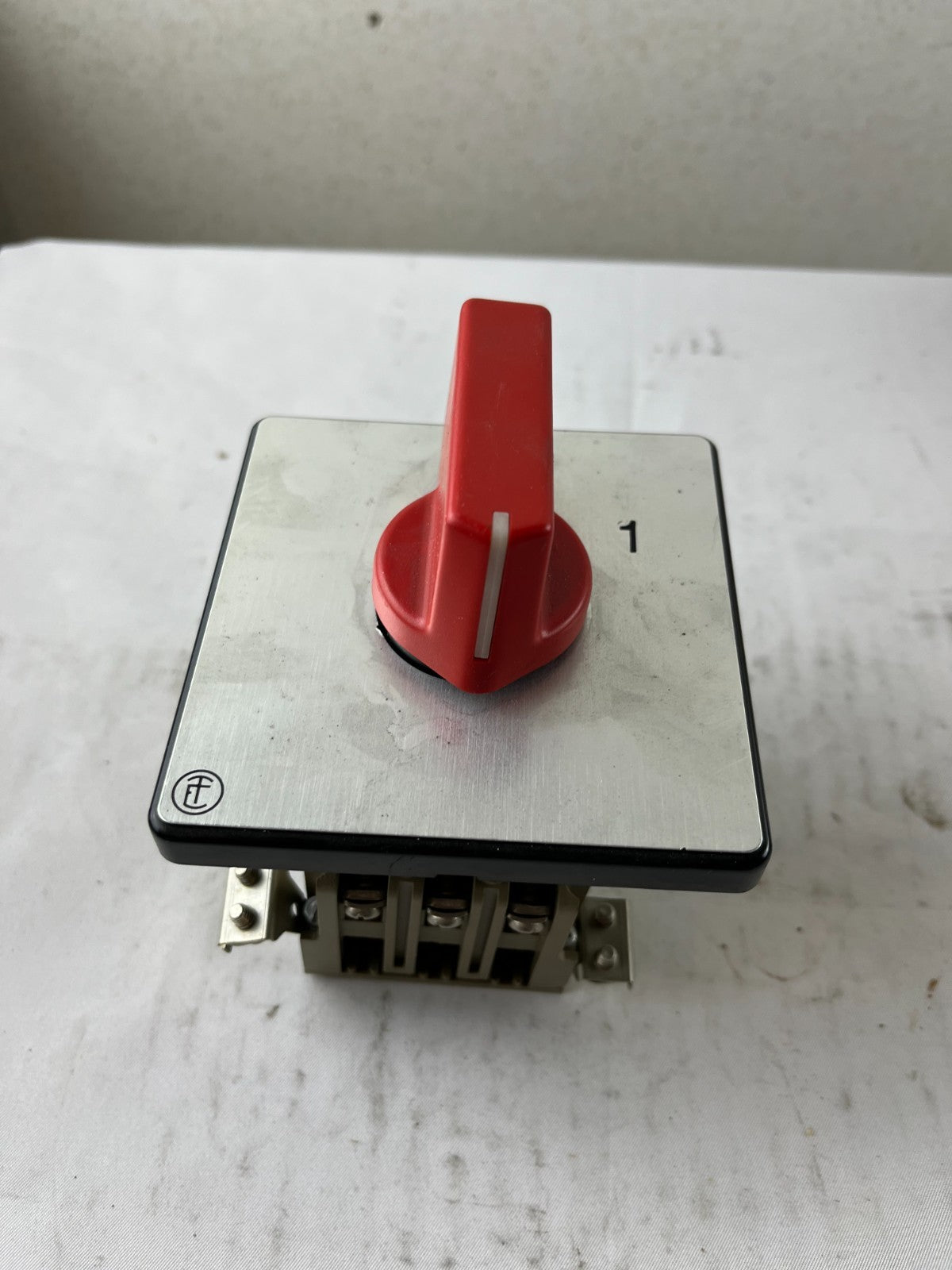 FT EM-HF4-B-RI Rotary Cam Switch Panel Mount Selector Switch Used Spare Part