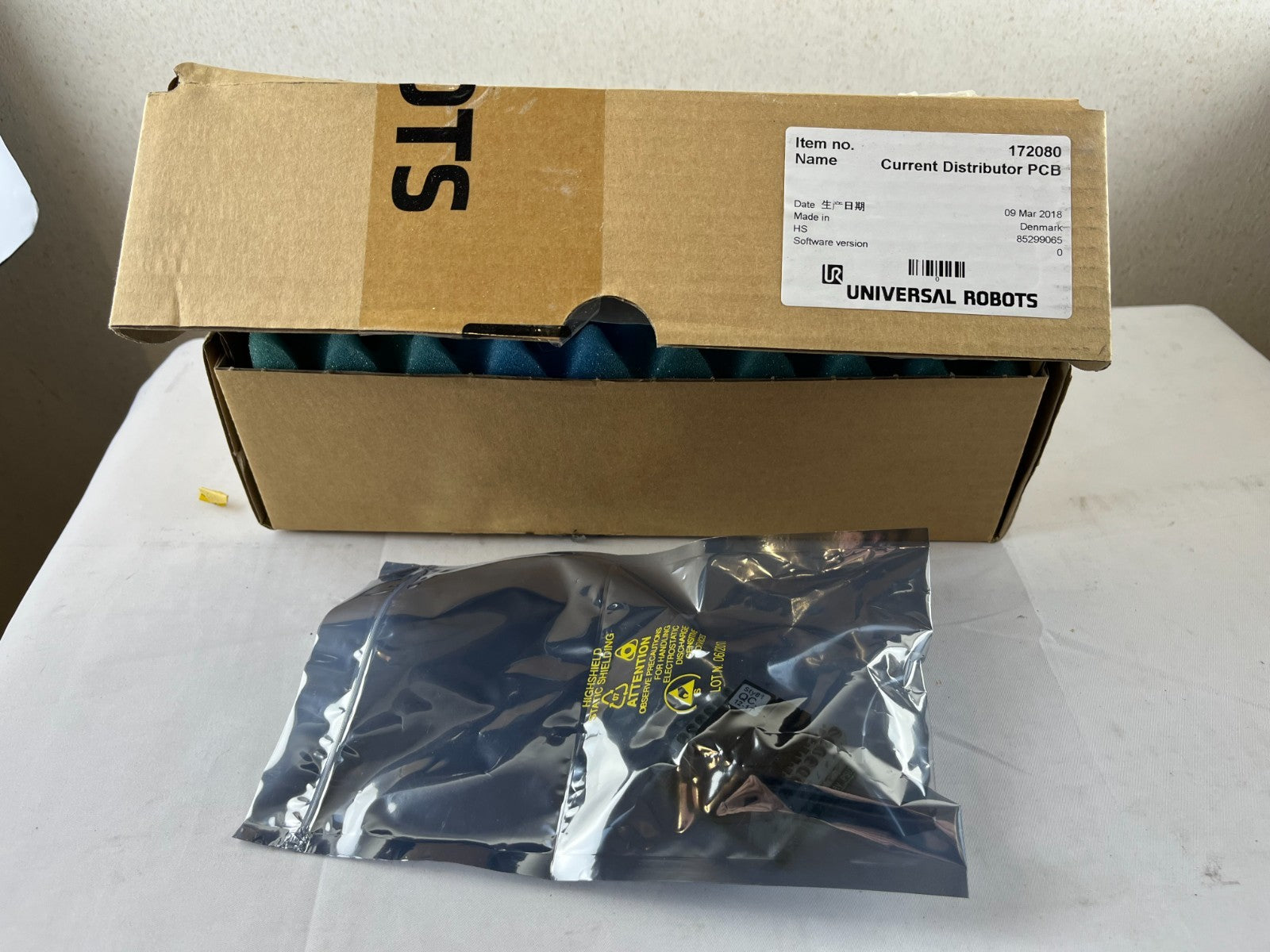 Universal Robots 172080 Current Distributor PCB Spare Part New in Box Made in DK