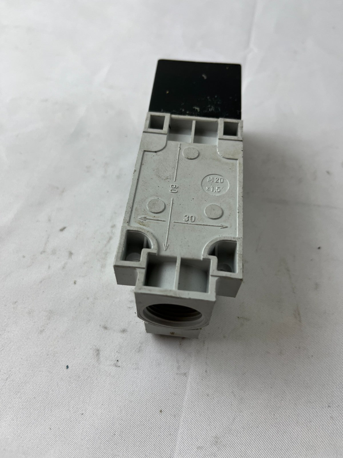 Balluff BES 517-223-M3-E Unisensor Inductive Sensor 20-250V AC/DC 15mm Used