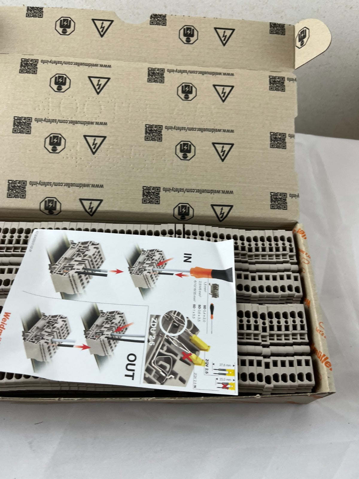 Weidmuller ZDU 2.5 Terminal Block NEW Box 100pcs 600V 27A DIN Rail Made Germany