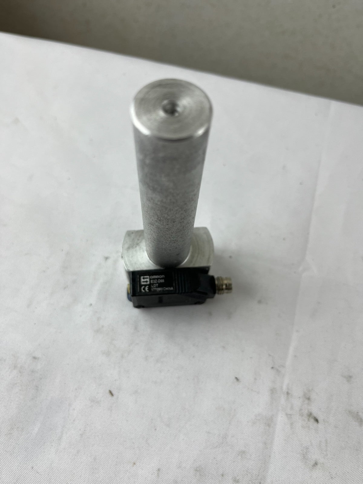 Omron E3Z-D66 Photoelectric Sensor M8 Used w/ Mounting Bracket Spare Unit