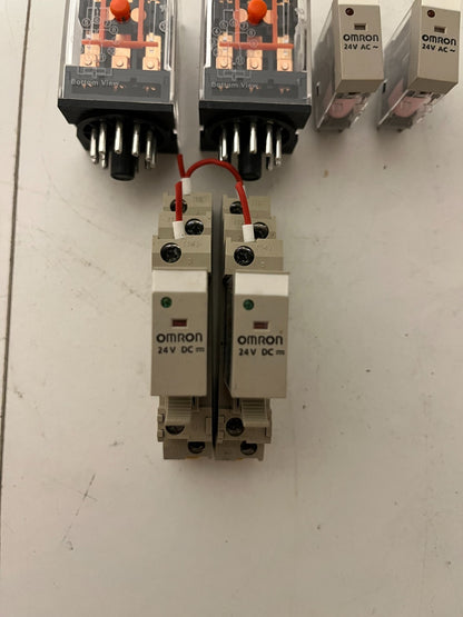 Omron Industrial Relay Bundle 24V AC/DC MK3P-I + Sockets Lot of 6 Used Tested