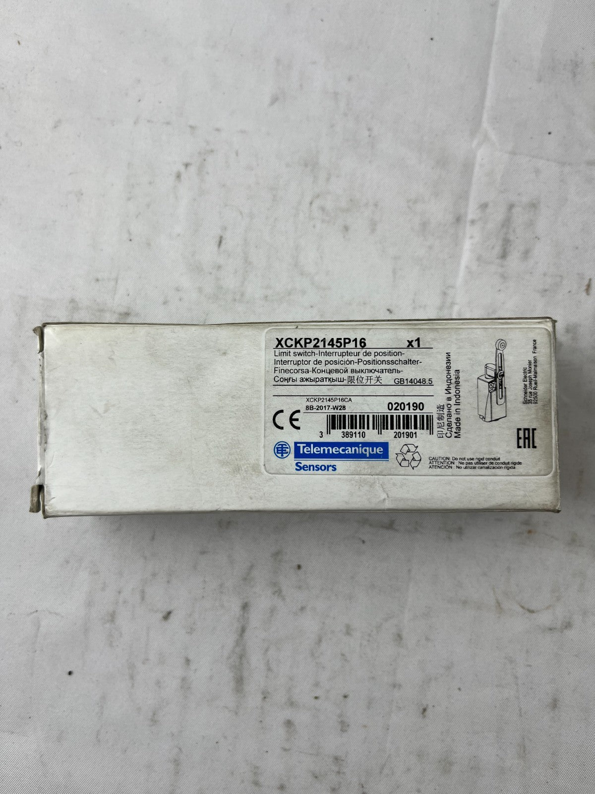 Telemecanique XCKP2145P16 Limit Switch Roller Lever IP67 240VAC 3A NEW Spare