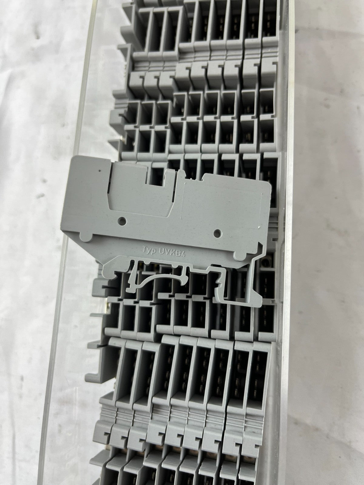 Phoenix Contact UKB4 Feed Through Terminal Blocks DIN Rail Lot Used Spare Units