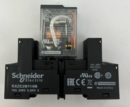 Schneider RXM4AB2B2BD 24VDC Plug-In Relay + RXZE2M114M DIN Rail Socket NEW