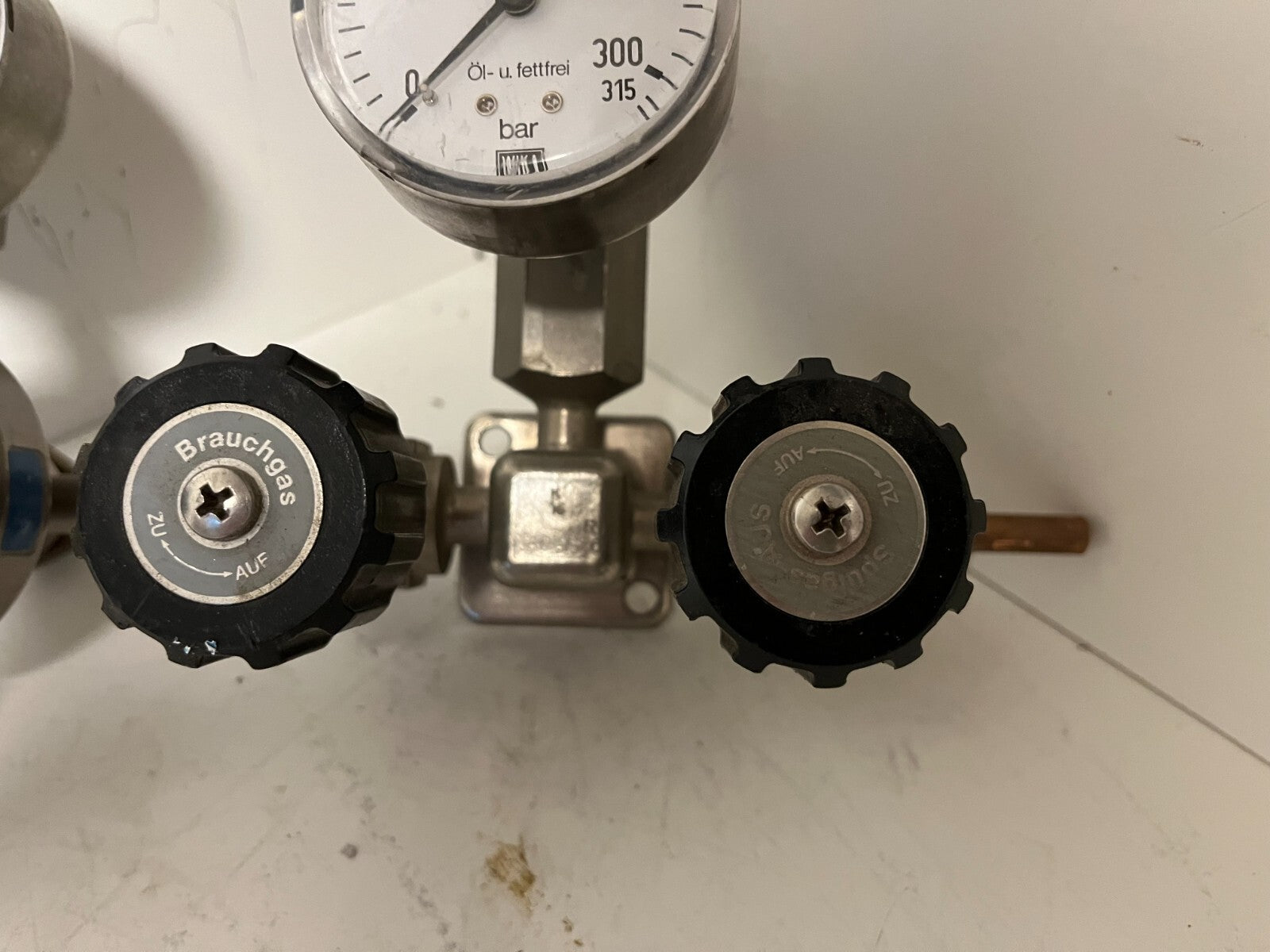 Messer Griesheim Oxygen Regulator Dual-Stage 315bar/10bar WIKA Gauge Used