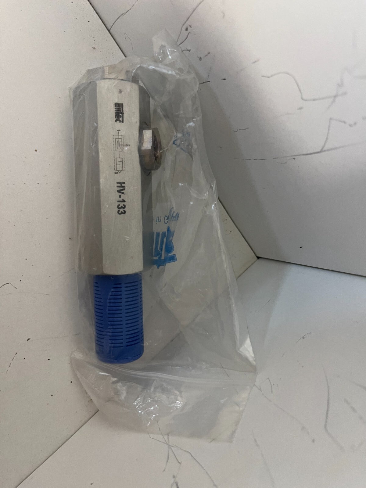 Airtec HV-133 Hand Lever Valve 3/2-Way Pneumatic New - Good Spare Parts