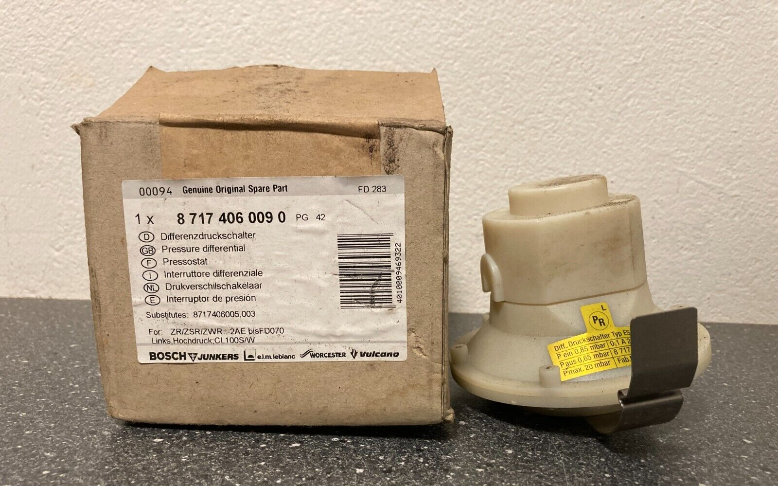 Bosch Junkers PN: 87174060900 PG42 Gas Boiler Pressure Differential Switch NOS