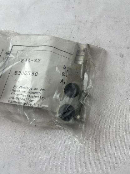 Sick iE10-S2 Safety Actuator 5306530 Straight Interlock Switch i10 Lock New