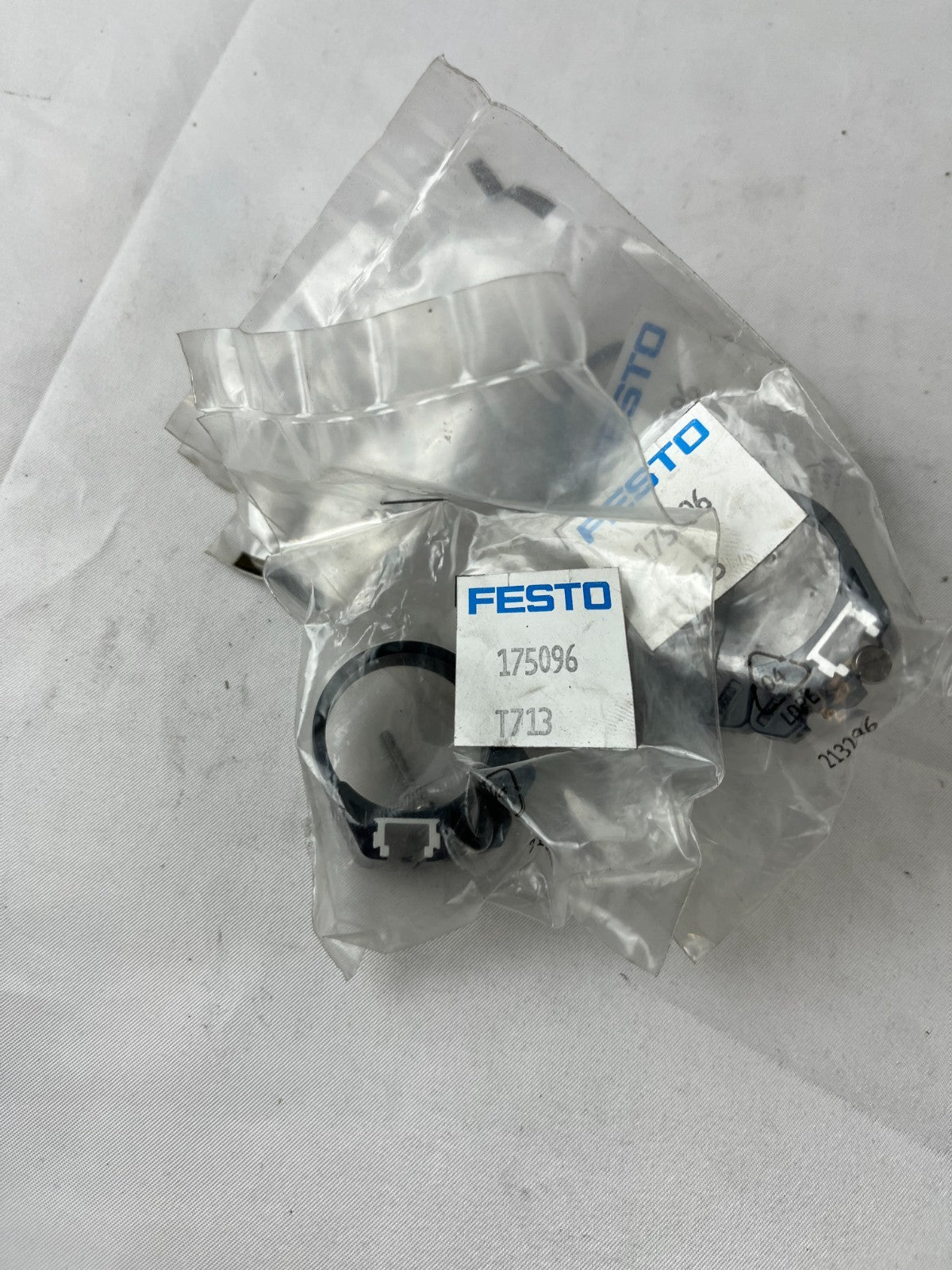 Lot 4× Festo SMBR‑8‑25 Sensor Mounting Kit 175096 For SMT/SME‑8 T‑Slot Proximity