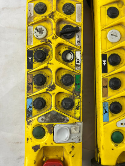 JAY Electronique UDE022261-01 Crane Radio Remote Transmitter Lot of 3x Untested