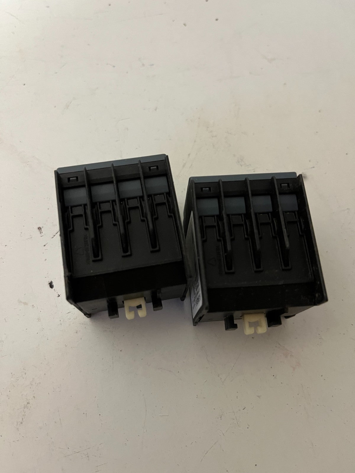 Lot 2 Siemens 3RH2911-1LA11 Auxiliary Contact Block 2NO 2NC for 3RT2 Used Spares