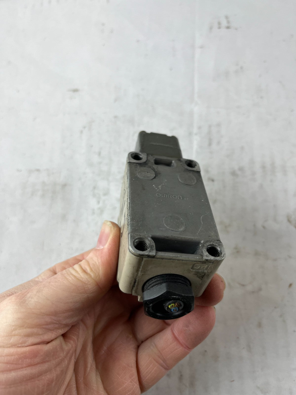 Omron WL Limit Switch WL3A2-G 10A 500V Rotary Shaft Used Spare Unit