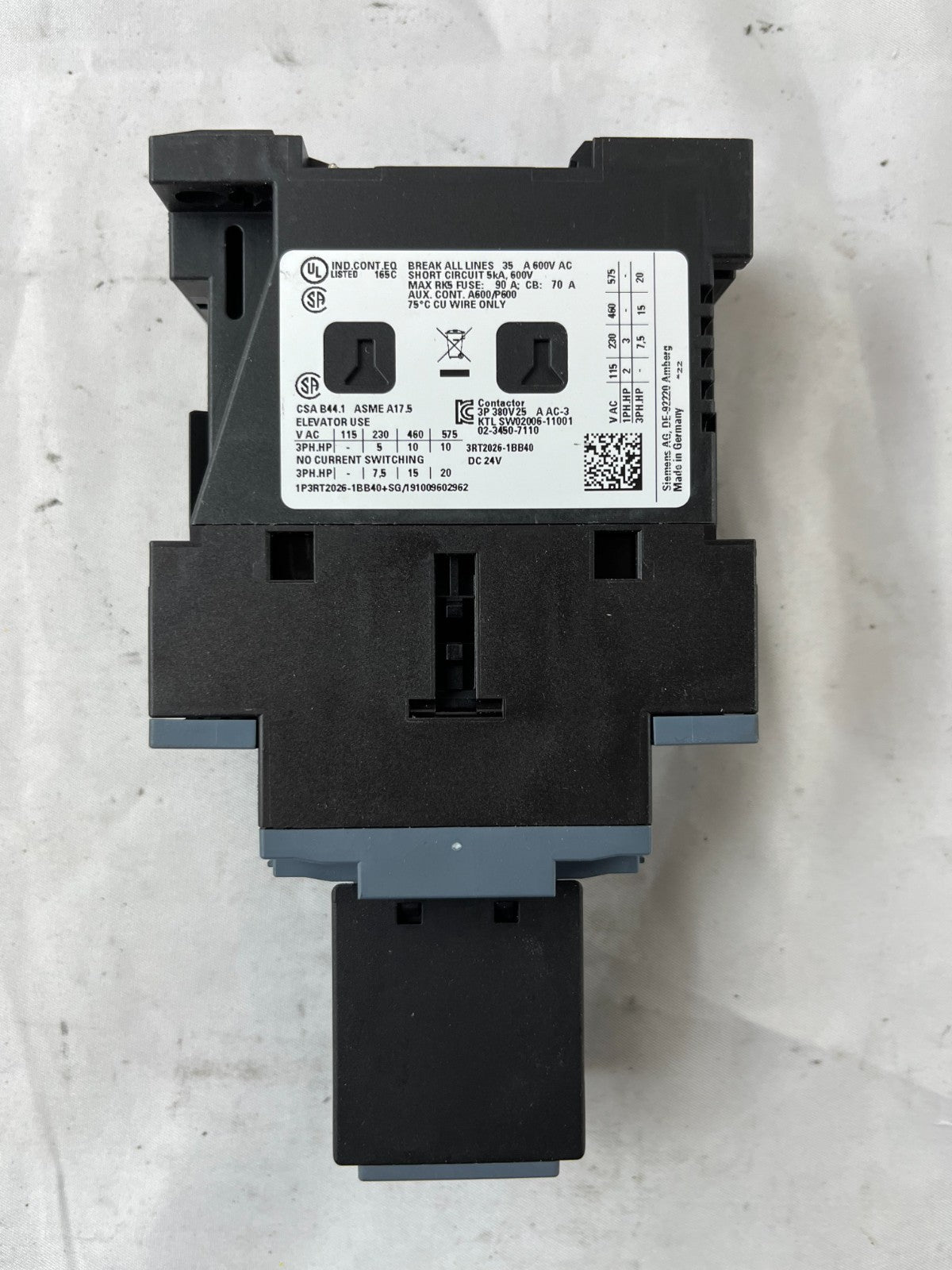 Siemens 3RT2026 Contactor 3P 25A 24V DC w/ 3RH2911 Aux Block Used Spare Unit