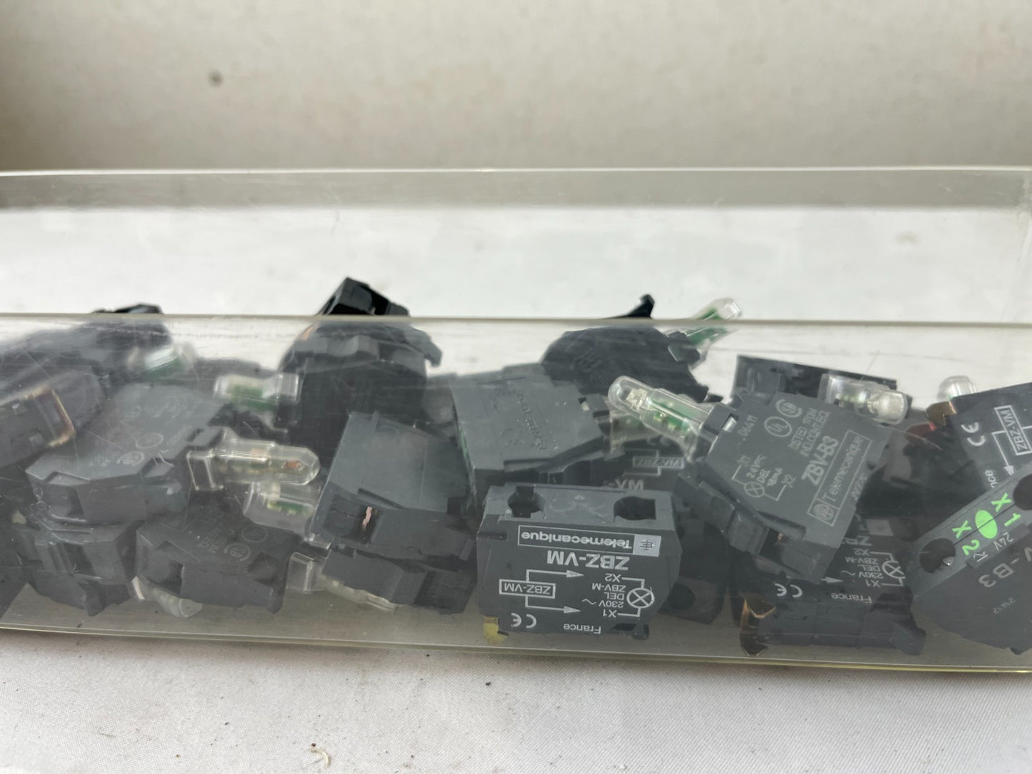 Schneider Electric ZBVM3 Harmony ZBV Green LED Light Blocks 230–240 V AC Lot Mix