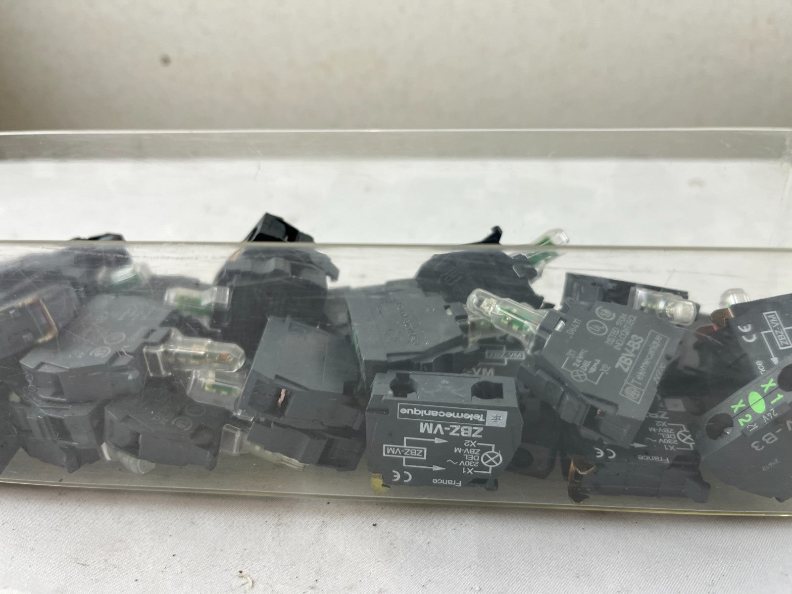 Schneider Electric ZBVM3 Harmony ZBV Green LED Light Blocks 230–240 V AC Lot Mix