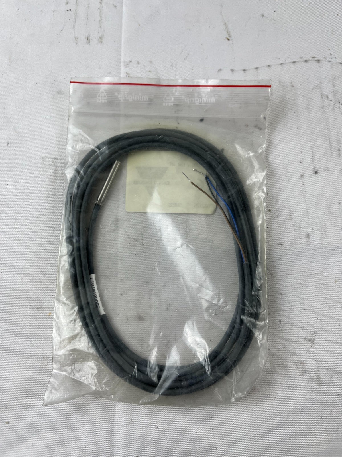 Carlo Gavazzi EI0401PPOSS Inductive Proximity Sensor 10–30 VDC New Unit