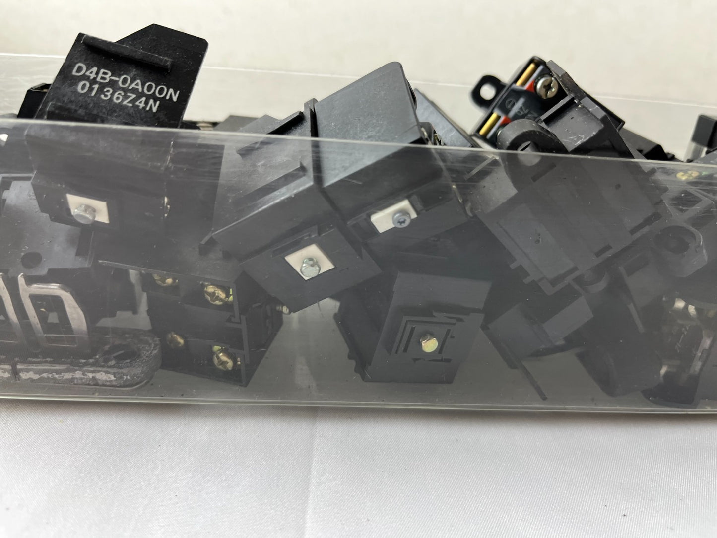 Omron D4B-0A00N Limit Switch Bundle Mechanical 1NO/1NC Used Lot, Used Spares
