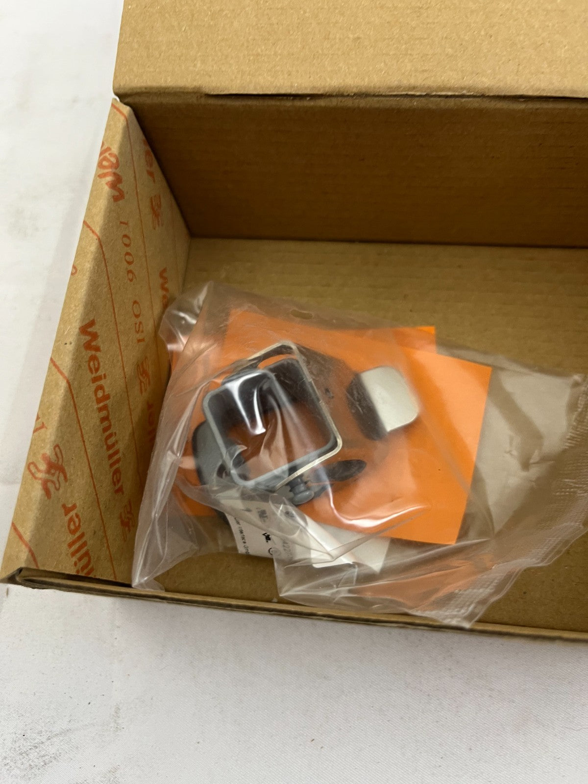 Weidmüller HDC KIT HA 04.400 M Heavy Duty Connector Set 4-Pole 16A 400V M20 New