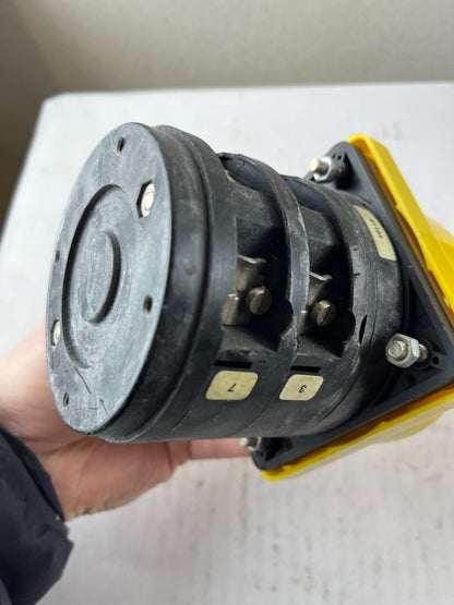 Salzer S606 Rotary Isolator Switch 70A 600VAC 3-Phase ON/OFF Panel Switch