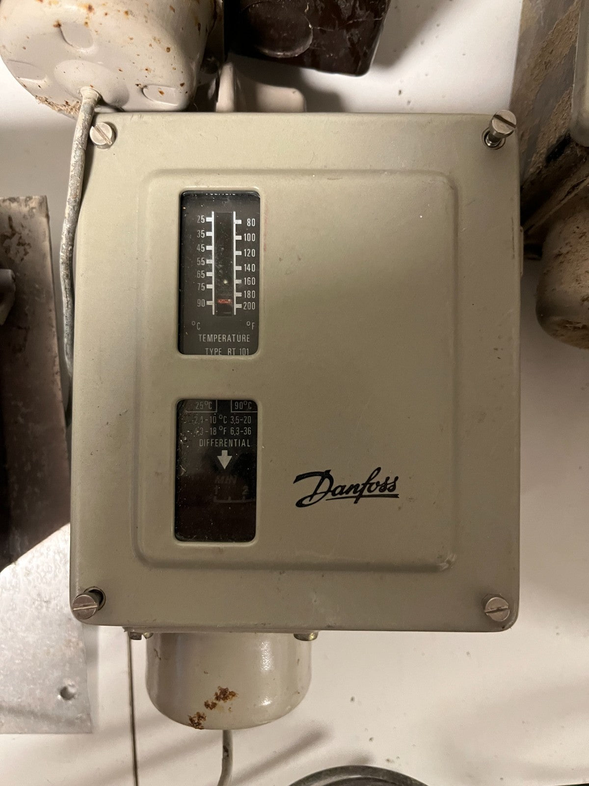 Danfoss RT101 & RT107 Temperature Switches Lot (5 pcs) – Used, Tested Industrial