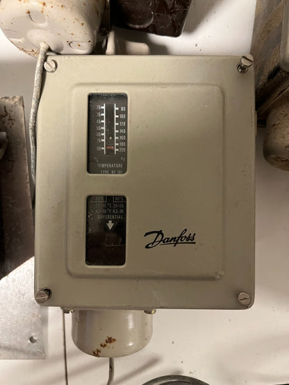 Danfoss RT101 & RT107 Temperature Switches Lot (5 pcs) – Used, Tested Industrial