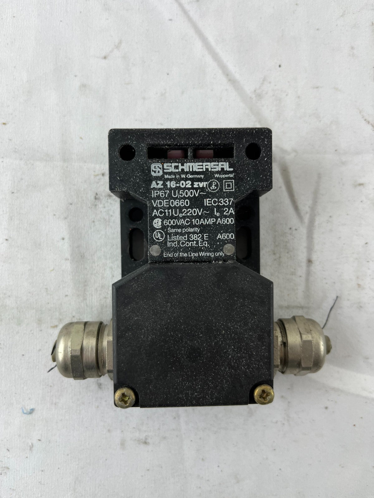Schmersal AZ 16-02 ZVT Safety Switch IP67 230V 10A 2NC Industrial Germany