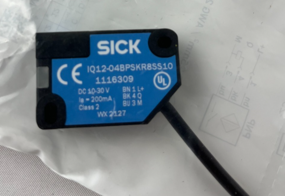 SICK IQ12-04BPSKR8SS10 Proximity Sensor NEW 4mm PNP M8 Inductive 1116309 Sealed