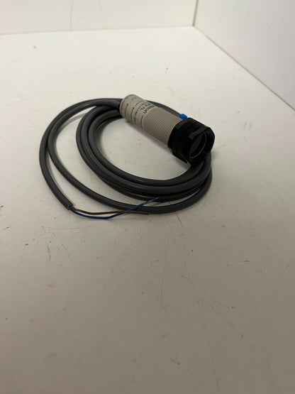 Omron E3F2-7L 2M Photoelectric Switch 10-30VDC New  - Spare Parts