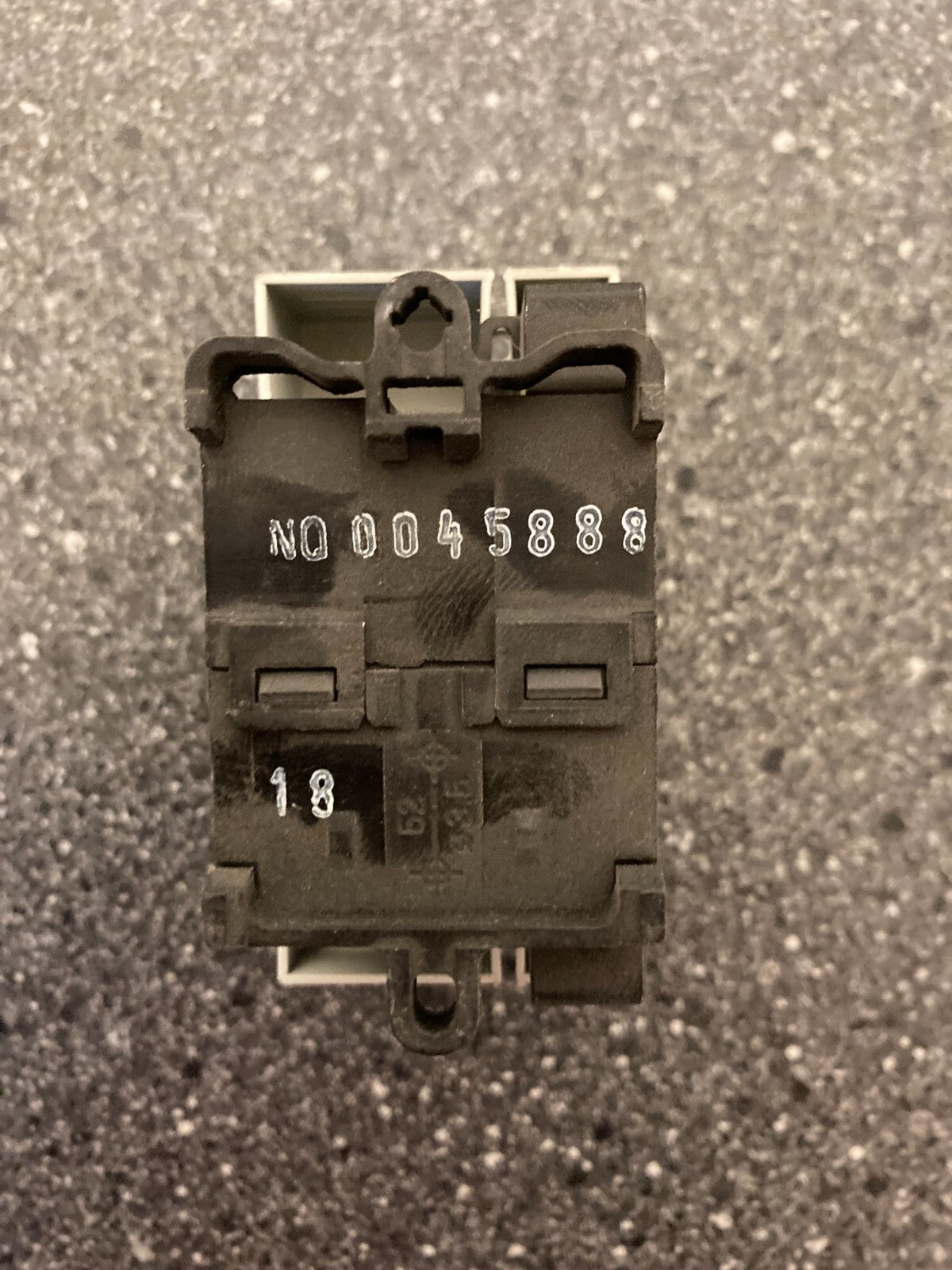 Siemens 5TT3 991 Load Remote Switch 20A 400V AC/DC 24V 3NO+1NC