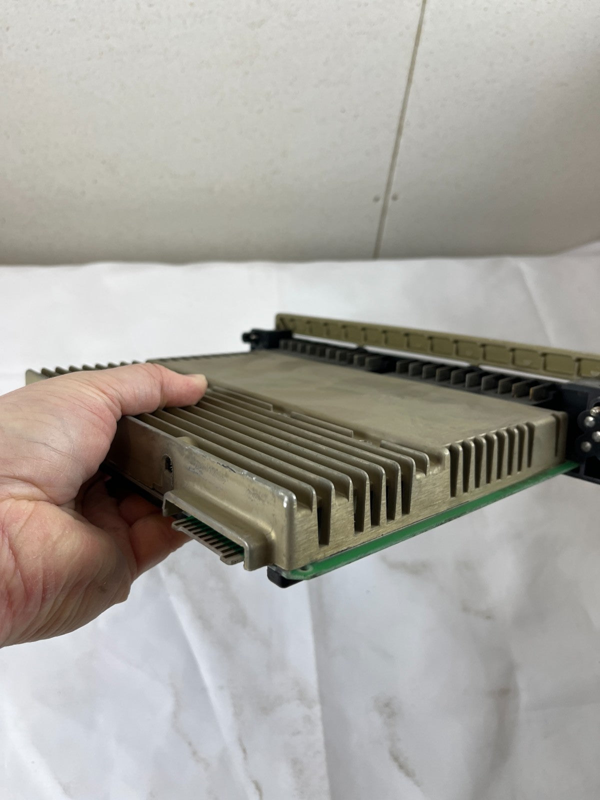 Gould B825 24VDC Input True High PLC Input Module 16-Channel Industrial I/O
