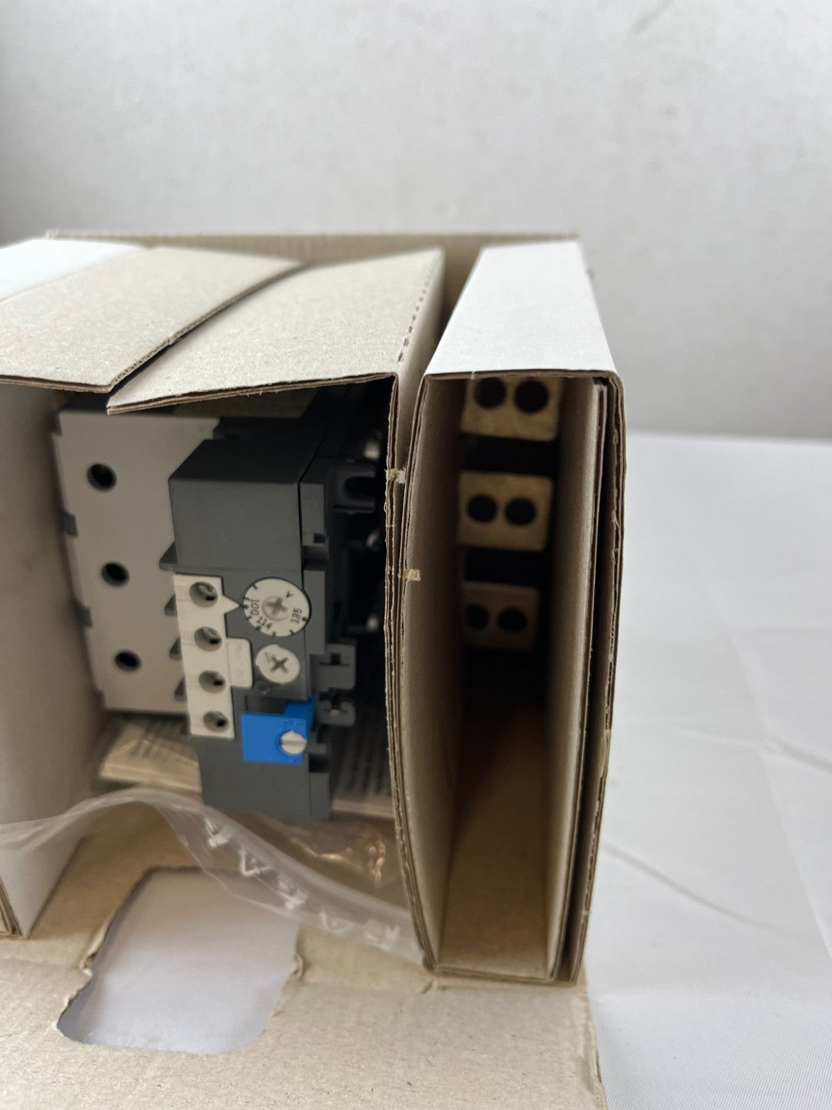 ABB TA200DU-135 Thermal Overload Relay 100–135 A Class 10A New Spare Part