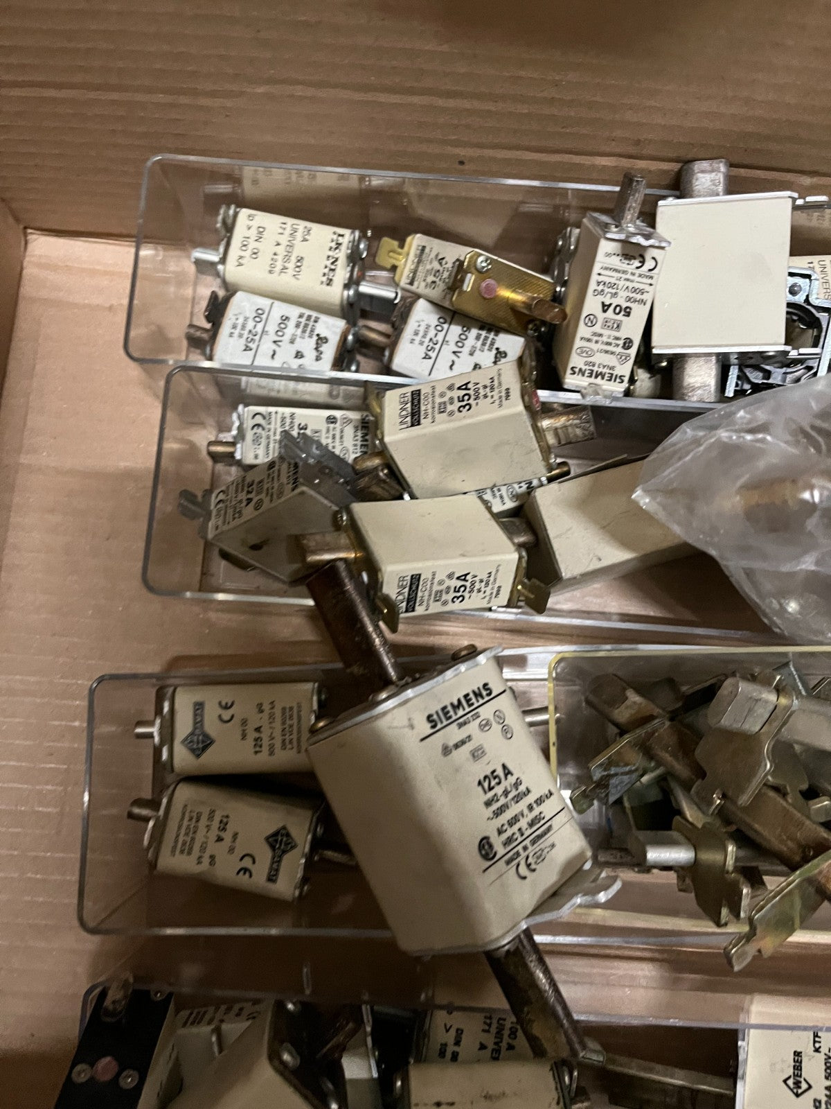 Siemens NH Fuse Lot Mixed Amperage 63A–200A Industrial Used/New Bulk Spare Units