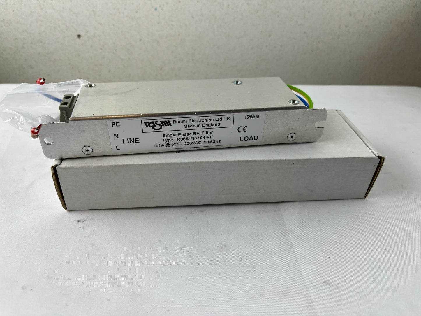 Omron R88A-FIK104-RE / Rasmi Single Phase RFI Filter 4.1A 250VAC for 400W G/G5