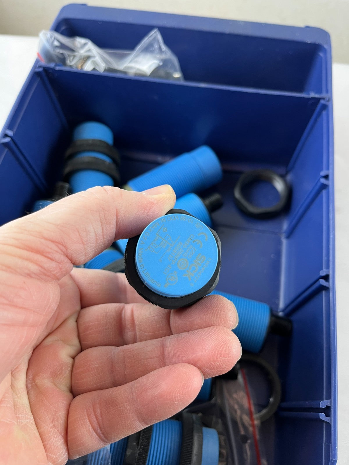 Sick UM30 Ultrasonic Sensor Lot 10pcs New M30 2m-8m Range Blue UM30-213 UM30-215