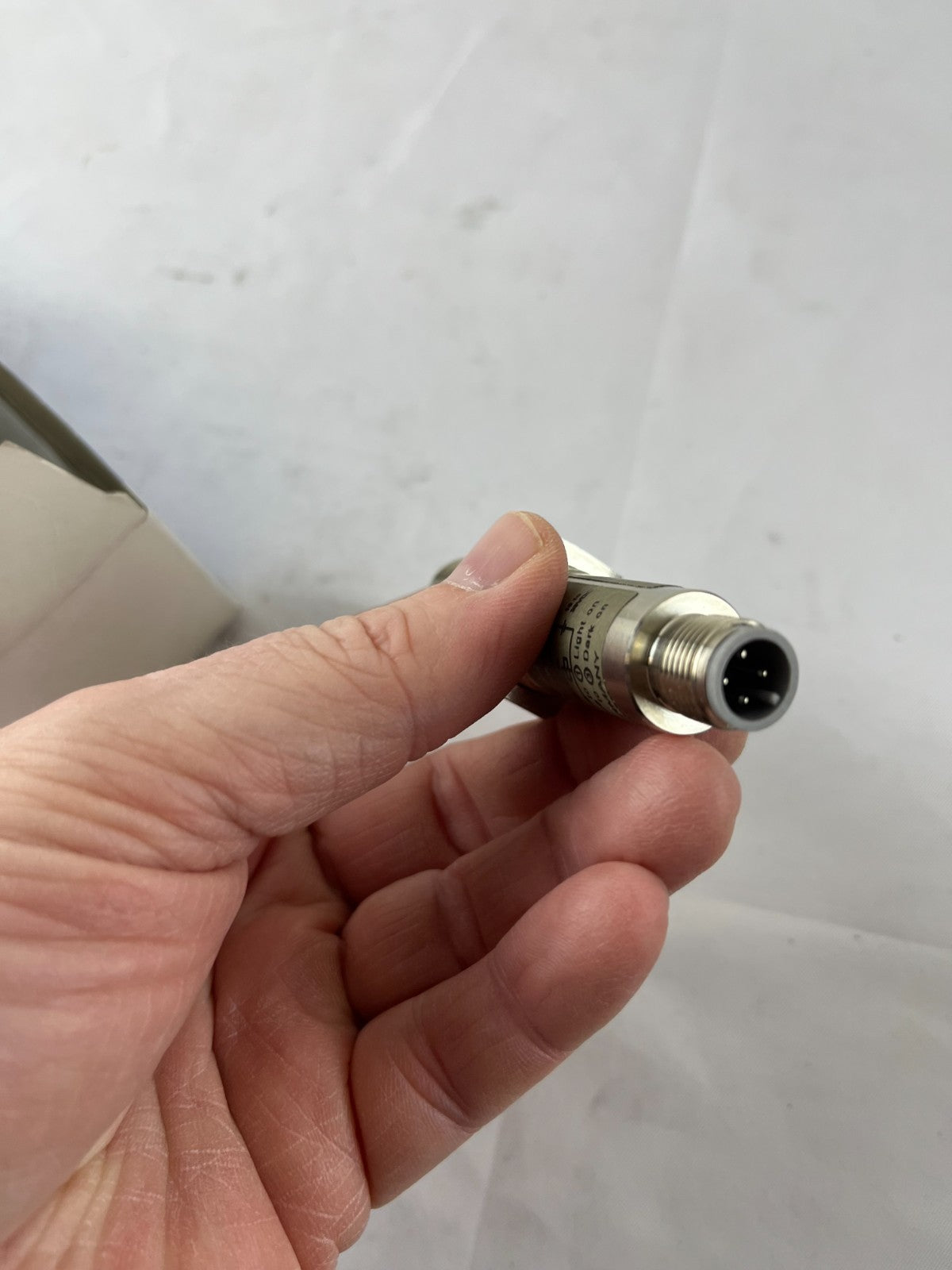 Omron E3F2-R2RB4-M1-M Photoelectric Sensor Retroreflective PNP M18 10-30VDC NIB