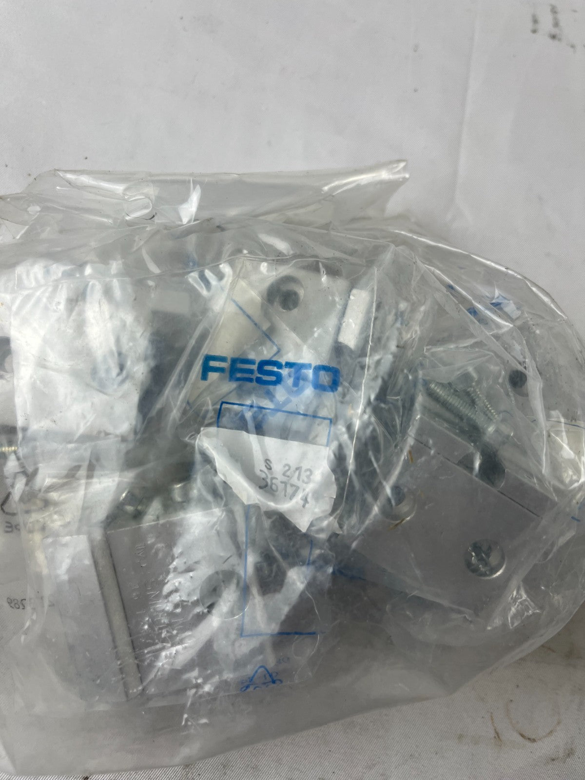 FESTO SMBU-2B 36174 Sensor Mount Bracket Lot 5 New Spare Units