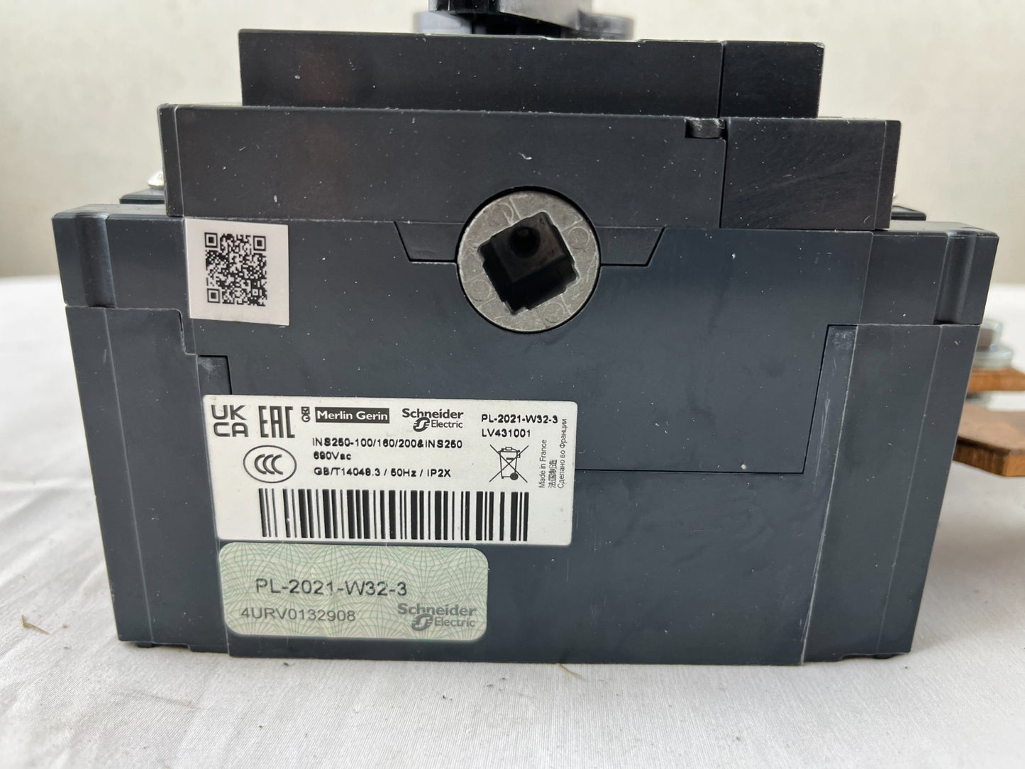 Schneider Electric Compact INS250-200A 3-Pole Switch Disconnector Isolator NEW