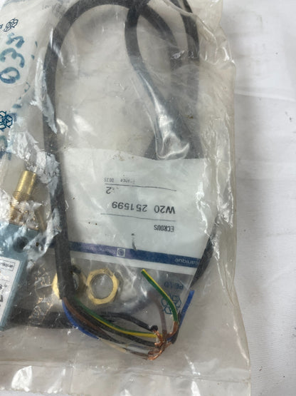 Telemecanique XCM G502 Inductive Limit Switch Sensor 064396 New Old Stock