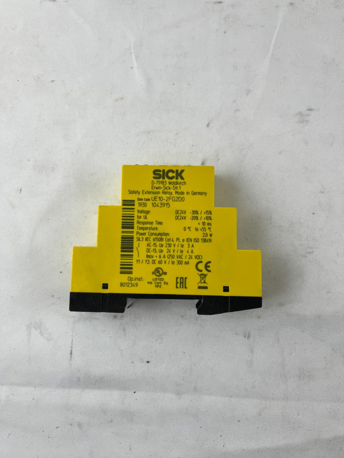 SICK UE10-2FG2D0 Safety Extension Relay 24VDC 6A SIL3 Cat4 PLe NEW 1043915