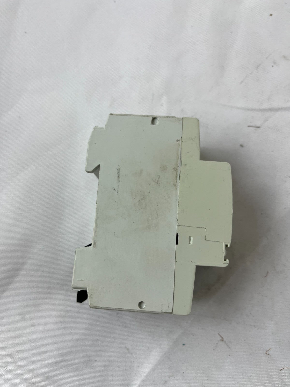 ABB ESB 24-40 Contactor 24A 230-240V AC/DC Coil 4P DIN Used Spare Unit