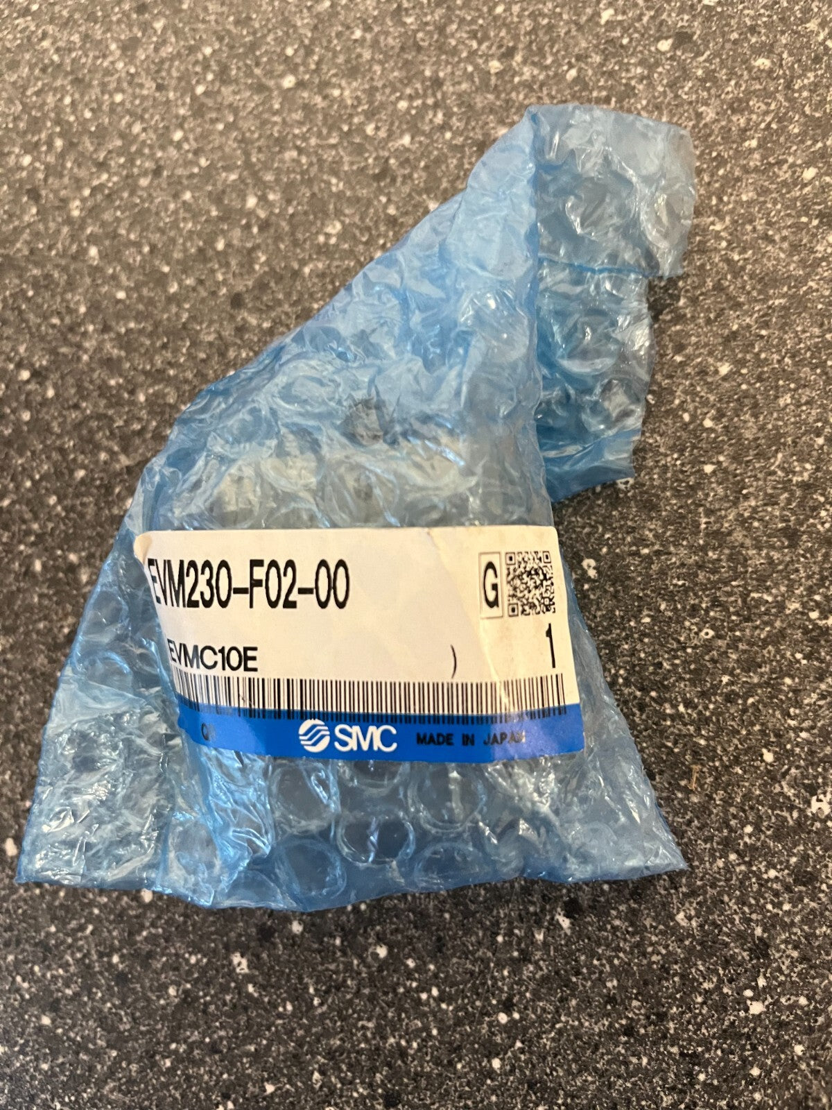 New SMC EVM230-F02-00 Valve Manifold Pneumatic Component, Made in Japan