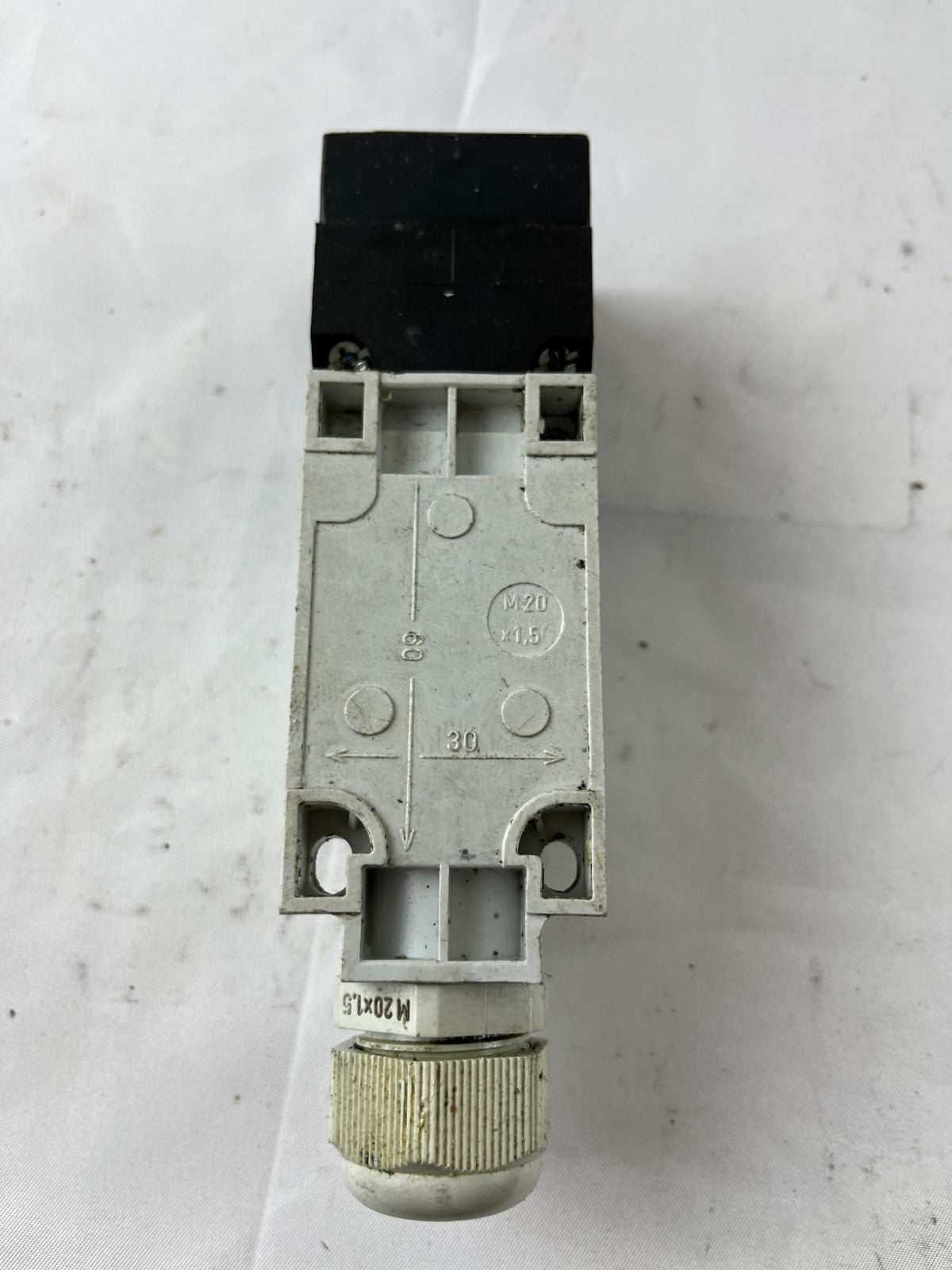 Balluff BES 517-223-M4-E Unisensor Inductive Sensor 20-250V AC/DC 20-25mm Used