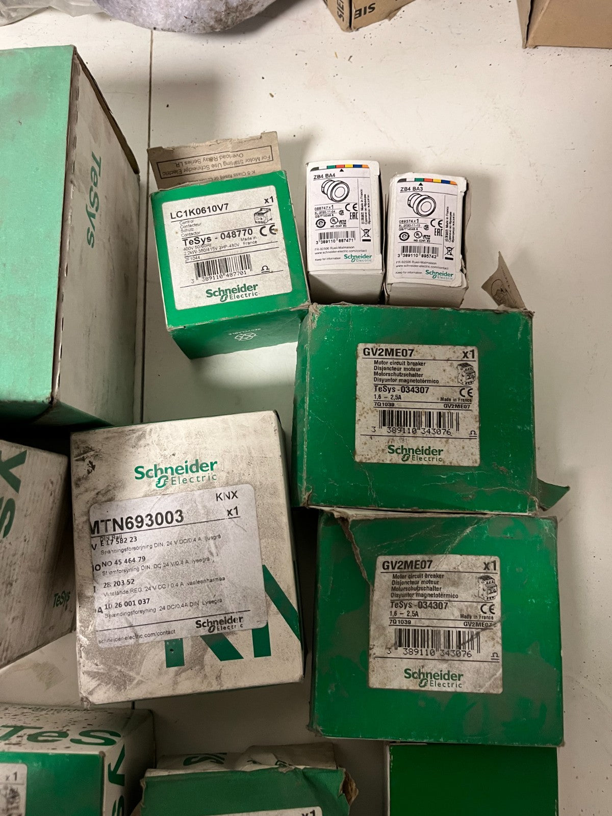 Schneider Electric Industrial Automation Lot – 19pcs LC1D50P7, LRD3357, LR2K0307