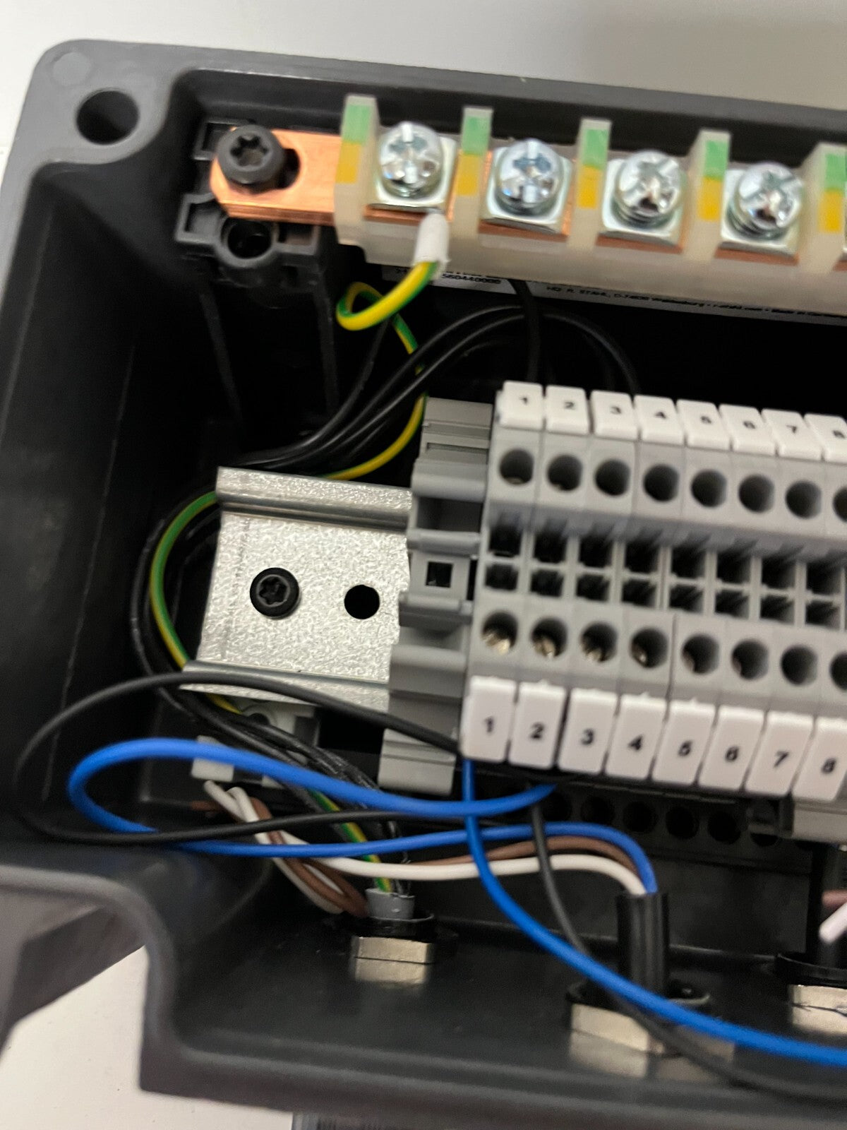 R. STAHL 8146/1041 Explosion-Proof ATEX Terminal Box 690V AC IP66