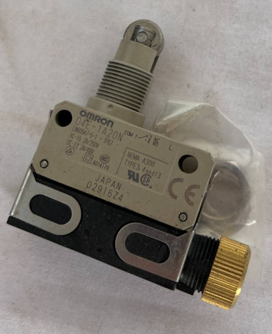 Omron D4F-1A20N Compact Limit Switch Roller Plunger IP67 New Spare Unit